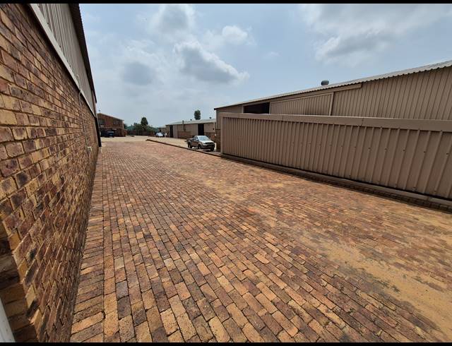 360M² FACTORY FOR SALE IN ANDERBOLT